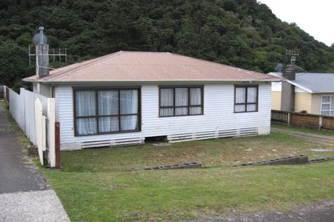 Photo of property in 66 Lees Grove, Wainuiomata, Lower Hutt, 5014