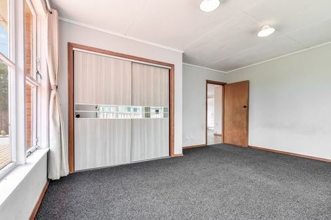 Photo of property in 14 Yeats Crescent, Fairfield, Hamilton, 3214