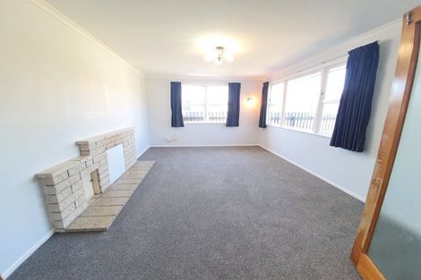 Photo of property in 32 Tararua Terrace, Cloverlea, Palmerston North, 4412