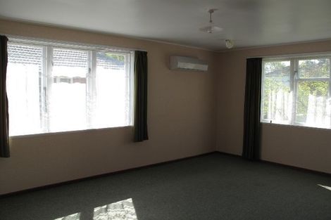 Photo of property in 27 Auburn Avenue, Upper Riccarton, Christchurch, 8041