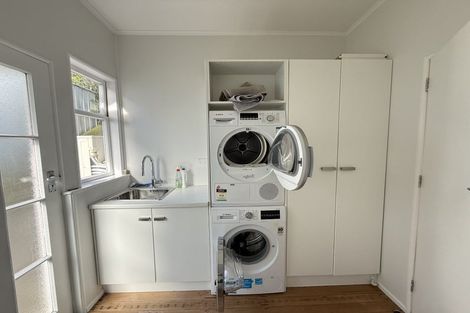 Photo of property in 143 Townsend Road, Miramar, Wellington, 6022