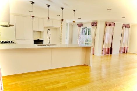 Photo of property in 66a Hutchinsons Road, Bucklands Beach, Auckland, 2014