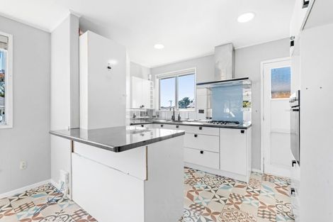 Photo of property in 4 Spode Place, Henderson, Auckland, 0612