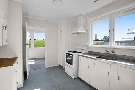 Photo of property in 48 Marama Crescent, Spotswood, New Plymouth, 4310