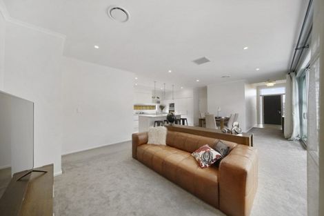 Photo of property in 57 Hayfield Way, Karaka, Papakura, 2113