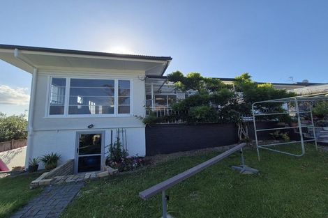 Photo of property in 17 Howe Street, Howick, Auckland, 2014