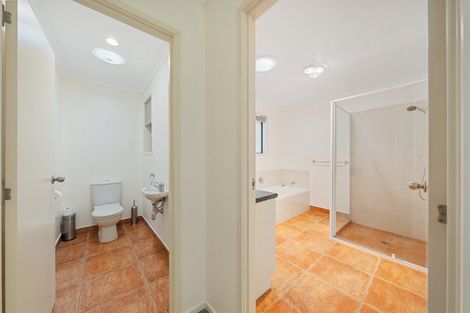 Photo of property in 58 Arrowsmith Road, Waitakere, Henderson, 0782