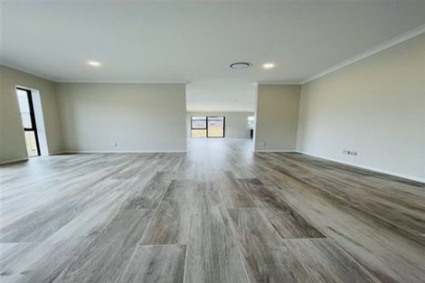 Photo of property in 111 Valderama Drive, Flat Bush, Auckland, 2019