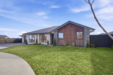 Photo of property in 16 Cam Mill Place, Rangiora, 7400