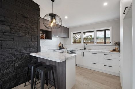 Photo of property in 9 Abraham Crescent, Milson, Palmerston North, 4414