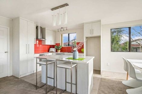 Photo of property in 2/1 Rebecca Rise, Weymouth, Auckland, 2103