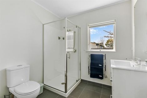 Photo of property in 1/38 Shakespeare Road, Milford, Auckland, 0620