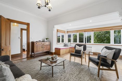 Photo of property in 28 Rangatira Road, Birkenhead, Auckland, 0626