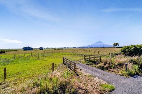 Photo of property in 5778 Mountain Road, Normanby, Hawera, 4673