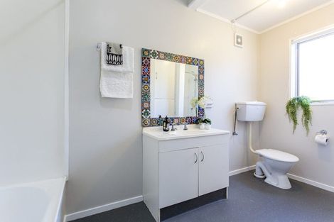 Photo of property in 23 Makiri Street, Helensville, 0800