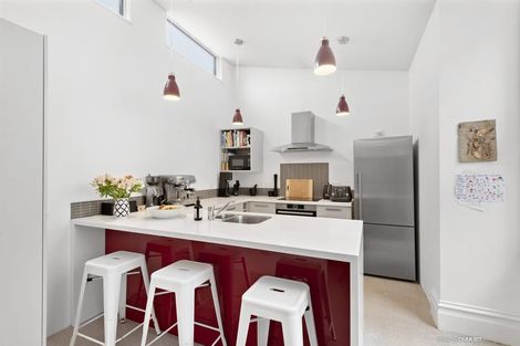 Photo of property in 18 Bidwill Street, Mount Cook, Wellington, 6021