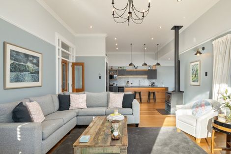 Photo of property in 5 Taranaki Street, Picton, 7220