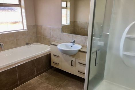 Photo of property in 8 Finbar Close, Flat Bush, Auckland, 2019