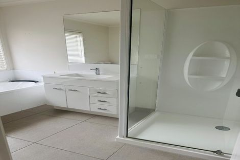 Photo of property in 18 Castellina Drive, Karaka, Papakura, 2113