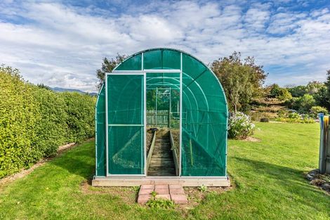 Photo of property in 389 Tararua Road, Levin, 5571