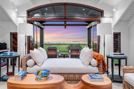 Photo of property in 42 Porterfield Road, Whitford, Howick, 2571