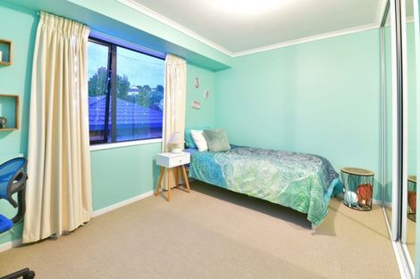 Photo of property in 11 Roberta Crescent, Orewa, 0931