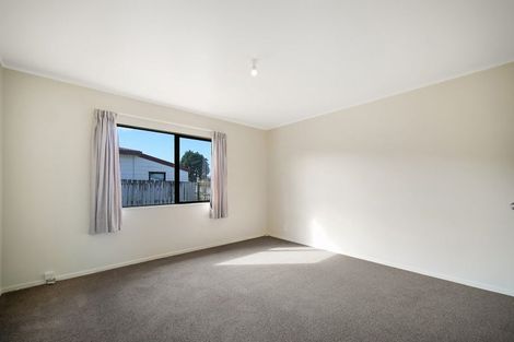 Photo of property in 2/31 Templeton Place, Clendon Park, Auckland, 2103