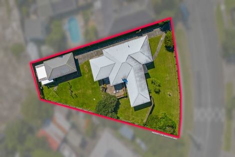 Photo of property in 35 Yeovil Road, Te Atatu Peninsula, Auckland, 0610