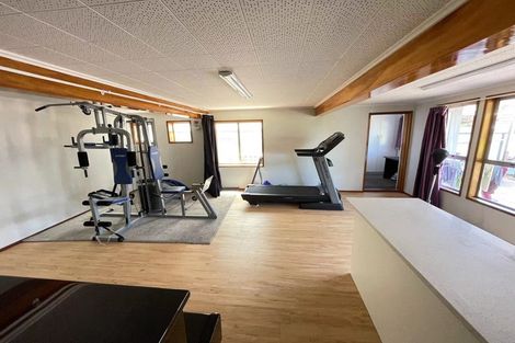 Photo of property in 28 Harrybrook Road, Green Bay, Auckland, 0604