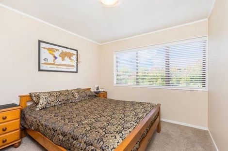 Photo of property in 13 Framalda Place, Conifer Grove, Takanini, 2112