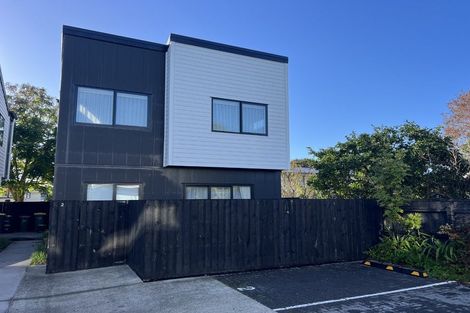 Photo of property in 2/39 Graham Avenue, Te Atatu Peninsula, Auckland, 0610