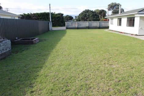 Photo of property in 79 Moana Street, Otaki Beach, Otaki, 5512