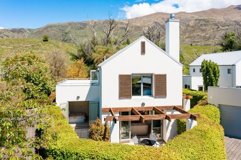 Photo of property in 7 Meadowbrook Place, Wanaka, 9305