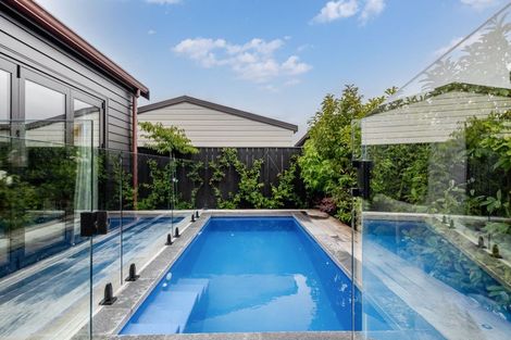 Photo of property in 65 Stanley Avenue, Palmerston North, 4414