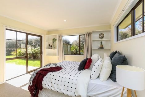 Photo of property in 70a Shelter Grove, Frankleigh Park, New Plymouth, 4310