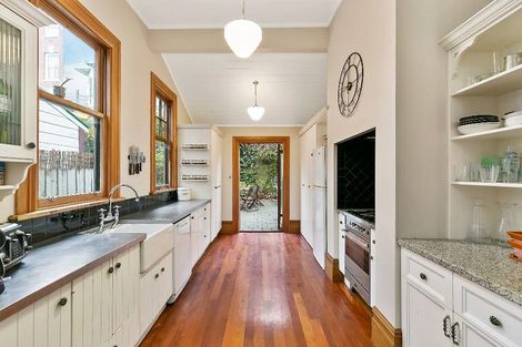 Photo of property in 43 Aro Street, Aro Valley, Wellington, 6021