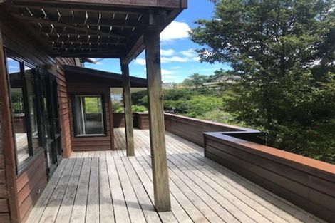 Photo of property in 7 Stitchbird Close, Murrays Bay, Auckland, 0630