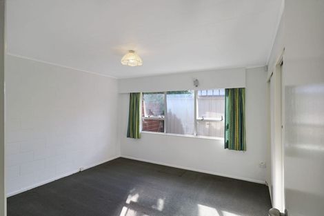 Photo of property in 50b Whites Line West, Woburn, Lower Hutt, 5010