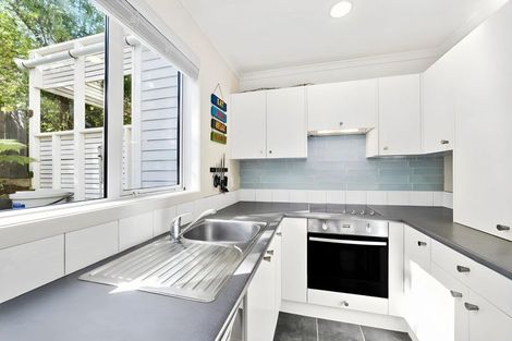 Photo of property in 25 Omar Street, Khandallah, Wellington, 6035