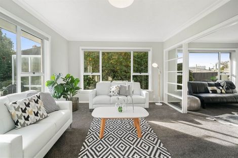 Photo of property in 9 Springbank Street, Bryndwr, Christchurch, 8053