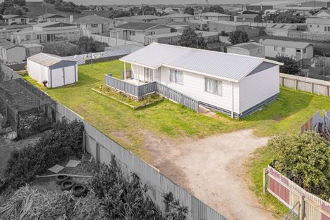 Photo of property in 10 Cornfoot Street, Castlecliff, Whanganui, 4501