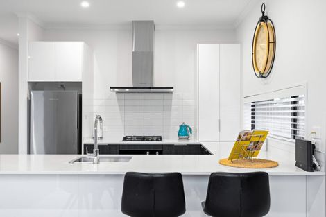 Photo of property in 8 Kuparu Lane, Red Beach, 0932