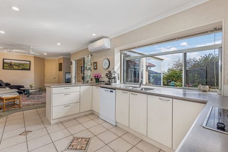 Photo of property in 7 Highfields Terrace, Henderson, Auckland, 0612