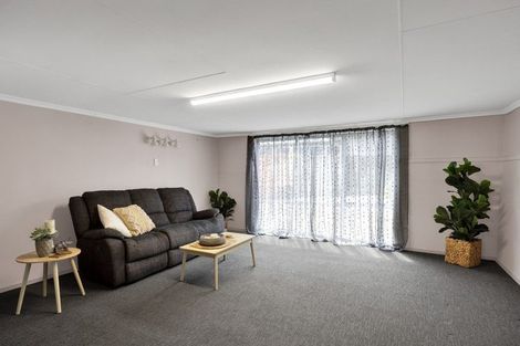 Photo of property in 90 Manawapou Road, Hawera, 4610