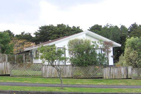 Photo of property in 14 Hakea Place, Totara Heights, Auckland, 2105