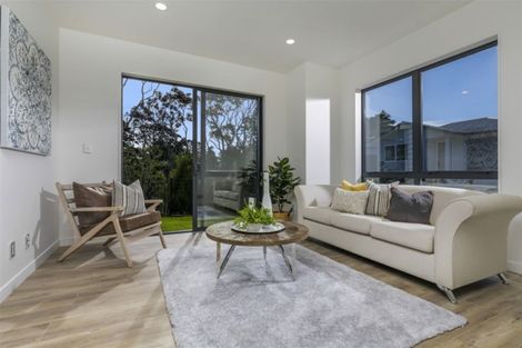 Photo of property in 14 Sauterne Road, Kumeu, 0810