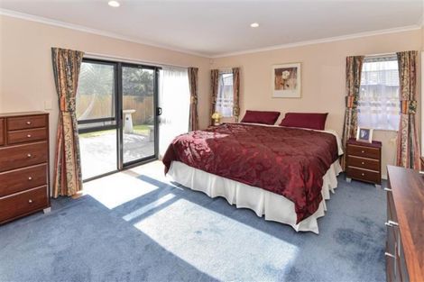 Photo of property in 23 Pitt Avenue, Clendon Park, Auckland, 2103