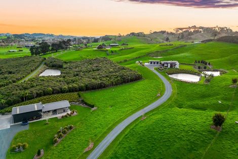 Photo of property in 530 Kahikatea Flat Road, Waitoki, Kaukapakapa, 0871