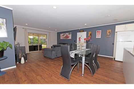 Photo of property in 3 Neta Grove, Henderson, Auckland, 0612