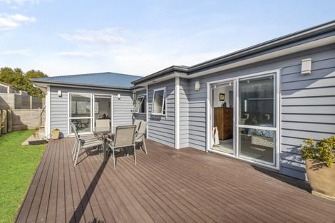 Photo of property in 11 Nirmal Place, Sunnyvale, Auckland, 0612